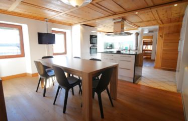 Appartement 4 pièces en duplex au centre du village – à vendre