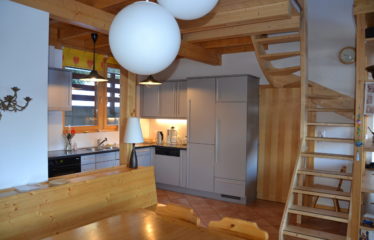 Appartement 4 pièces sous les combles d’un grand chalet – à vendre
