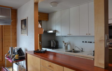 Spacieux appartement 4 pièces avec balcon, idéalement situé à Saint-Luc – à vendre