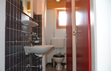 Spacieux appartement 4 pièces avec balcon, idéalement situé à Saint-Luc – à vendre