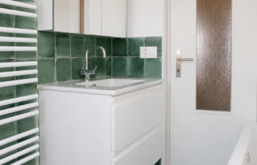 Appartement aux combles d&rsquo;un immeuble – à Corin-de-la-Crête