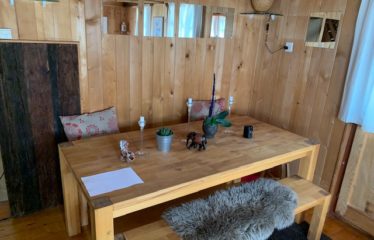 Chalet cosy avec terrasse à Saint-Luc