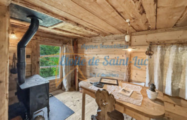 Superbe chalet et ses deux raccards – à vendre